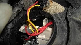 Замена лампы габаритов Renault Clio 2 