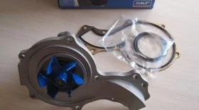 Замена помпы на Гольф 3