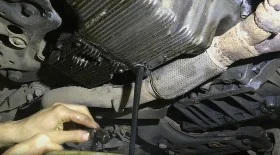 Замена масла в двигателе Alfa Romeo 147