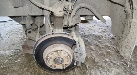 Замена передних колодок Тойота Ноах