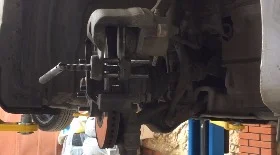 Замена передних колодок Мазда 6