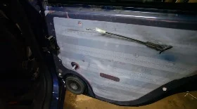 Снятие обшивки задней двери Опель Астра H