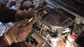 Замена свечей Рено Логан 2