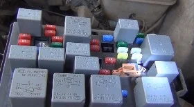 Замена предохранителя Киа Спектра