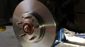 Замена тормозных дисков Мазда 6