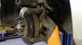 Замена тормозных колодок Шевроле Спарк