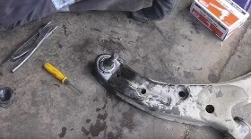 Замена шаровых Ниссан Альмера N16