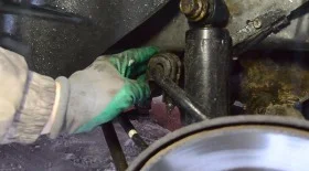 Замена втулок заднего стабилизатора Киа Соренто 2