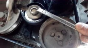 Замена навесного  ремня на Фольксваген Гольф 3