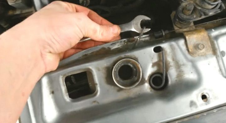 Подтягиваем рычажок Подтягиваем рычажок